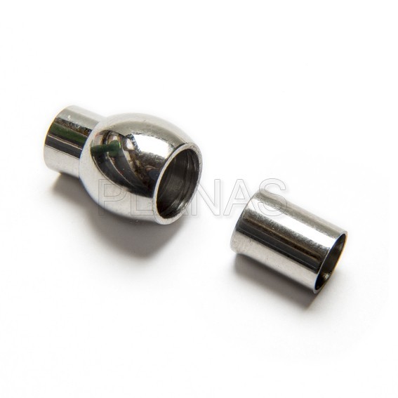 2 milímetros de aço fecho magnético.