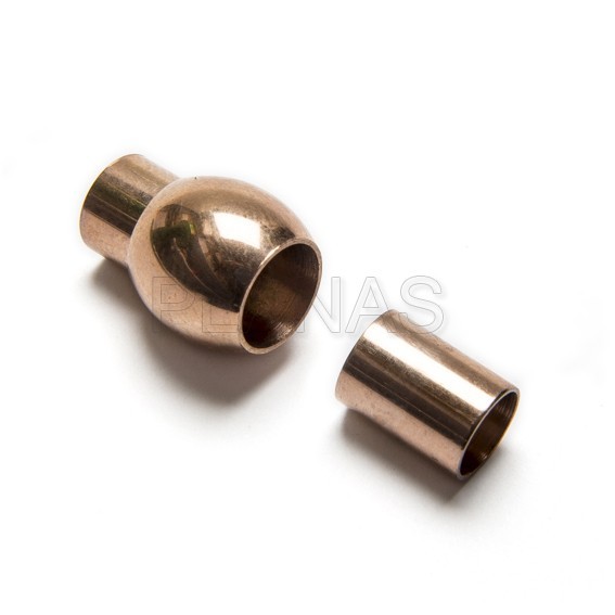 2 milímetros de aço fecho magnético.