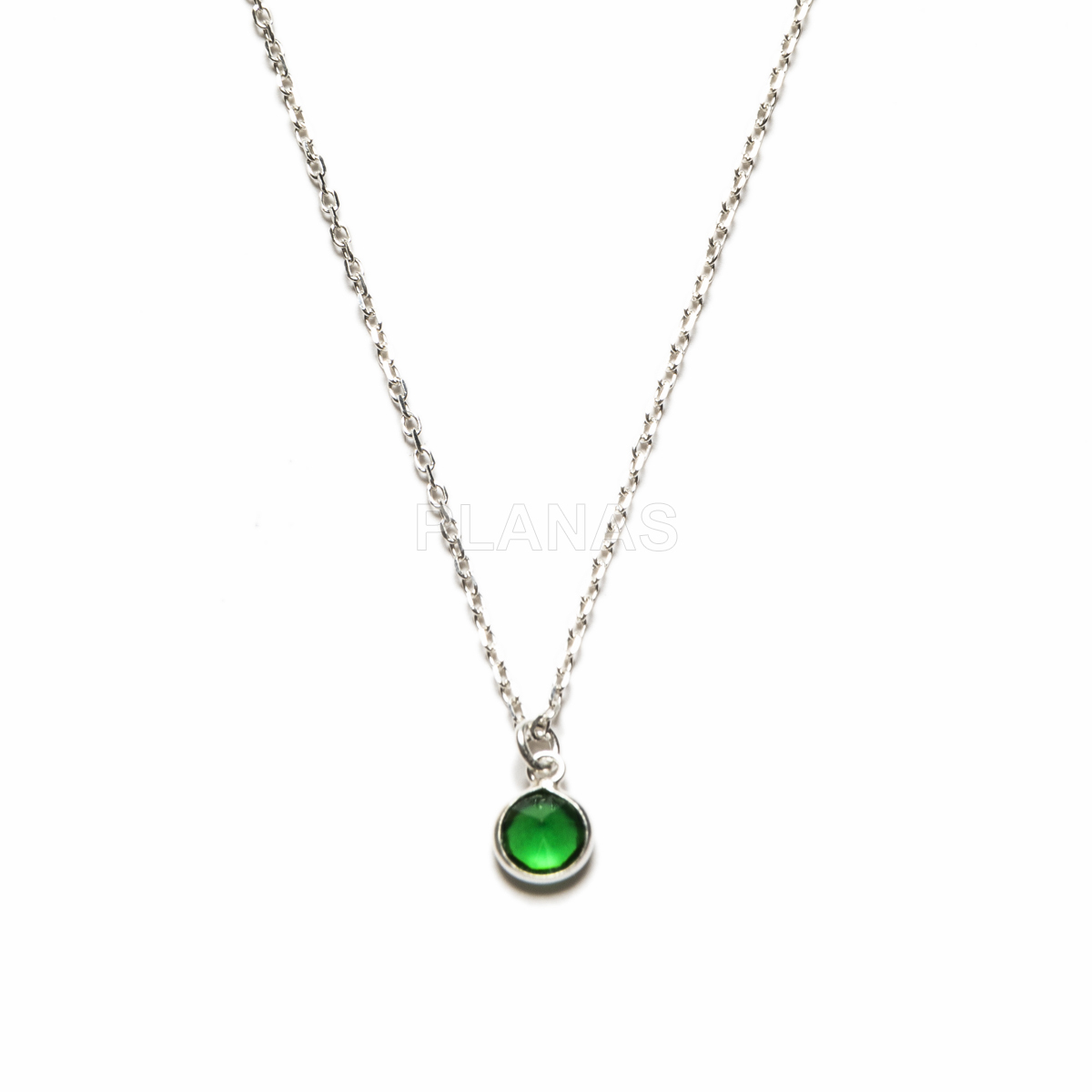 Colar minimalista em prata de lei e zircônia cúbica.