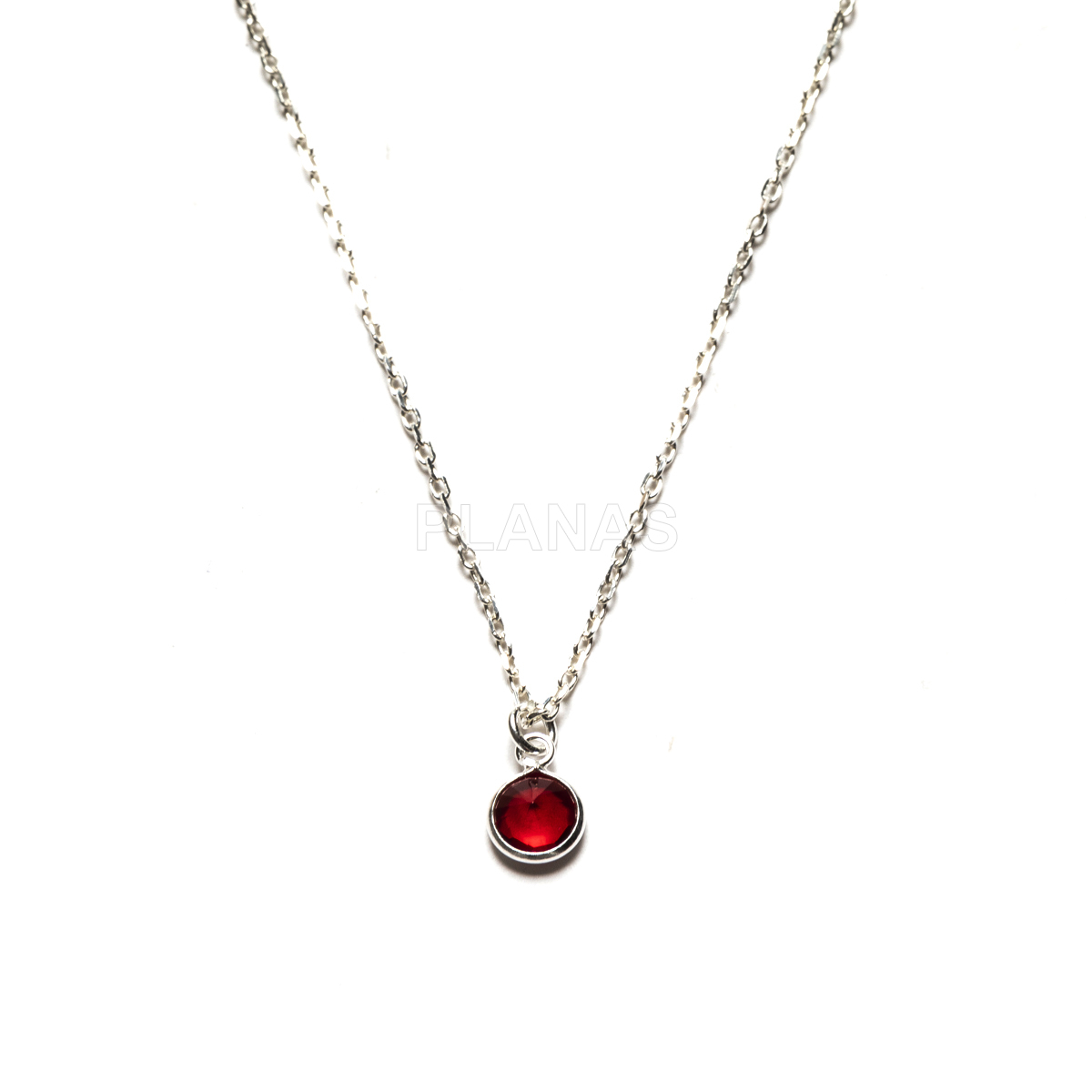 Colar minimalista em prata de lei e zircônia cúbica.