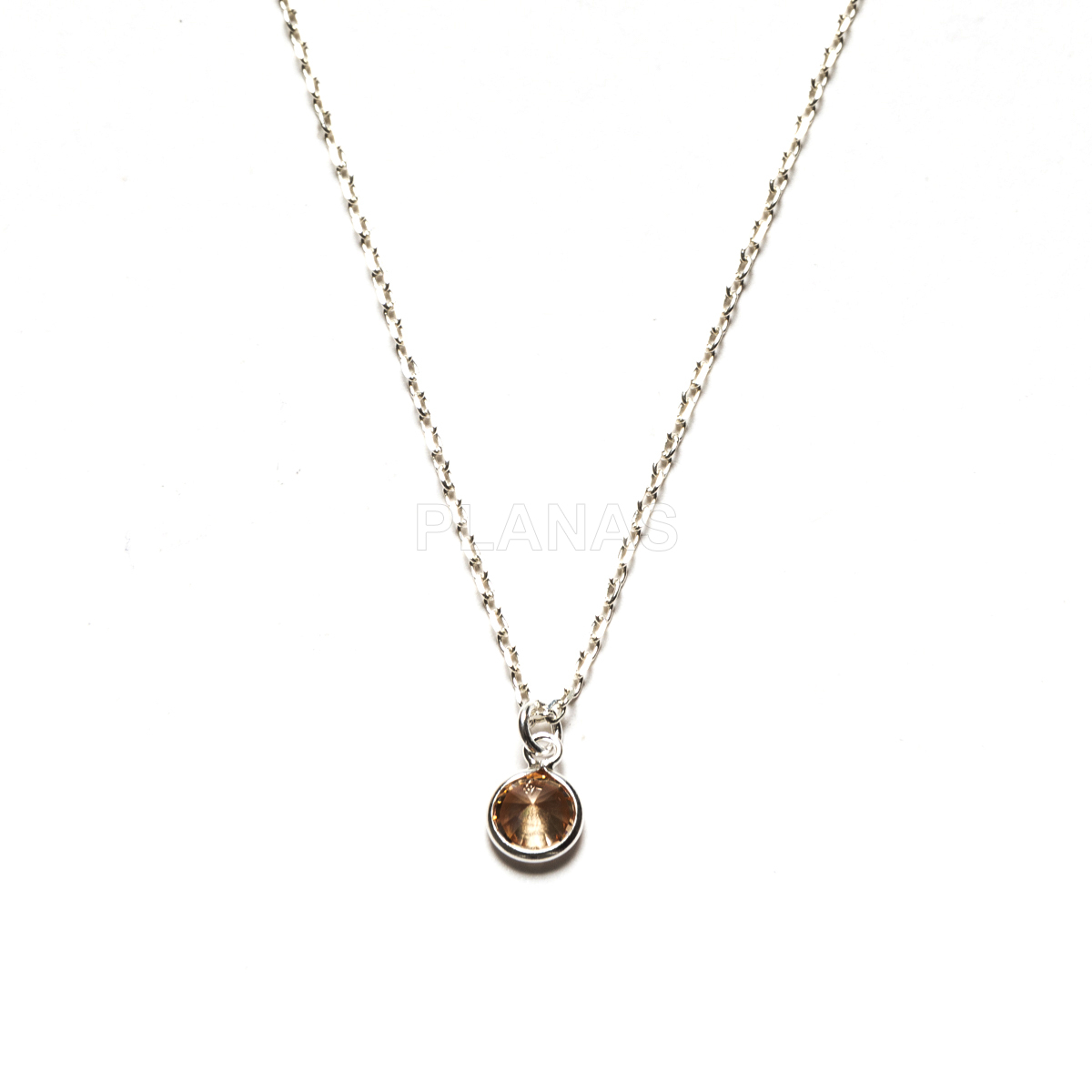 Colar minimalista em prata de lei e zircônia cúbica.