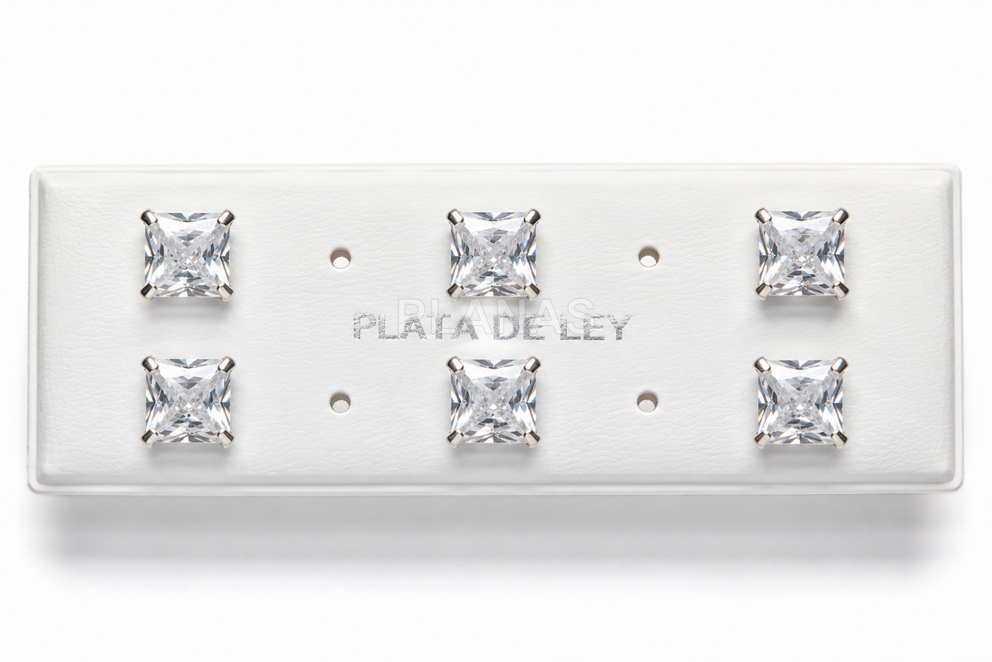 Pendientes Circonita Cuadrada Plana Display de 3 o 6 pares en Plata de ley.