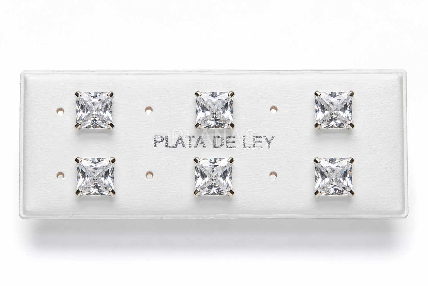 Pendientes Circonita Cuadrada Plana Display de 3 o 6 pares en Plata de ley.