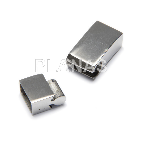 Fecho em aço inox 304, com furo interno de 11x6mm.