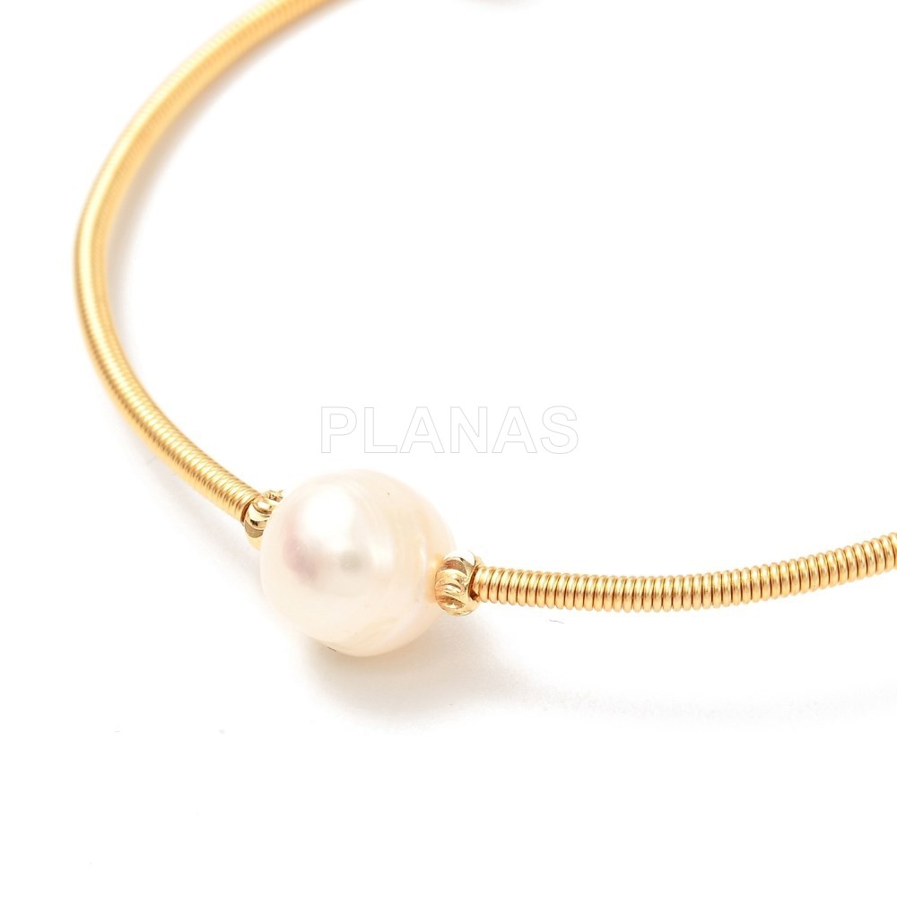 Pulsera en Acero Inoxidable y Baño Oro con Perlas Cultivadas.  