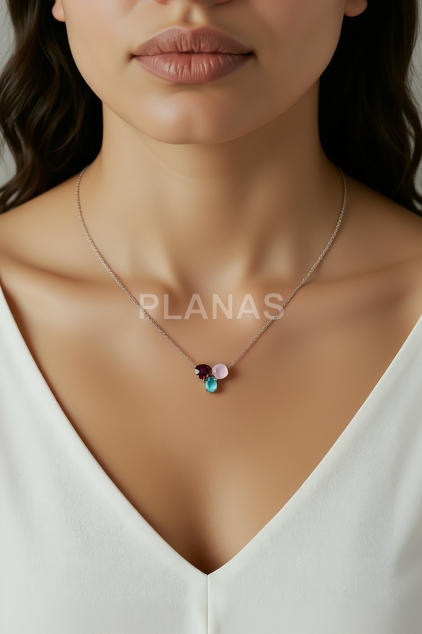 Colar em prata de lei e zircões.