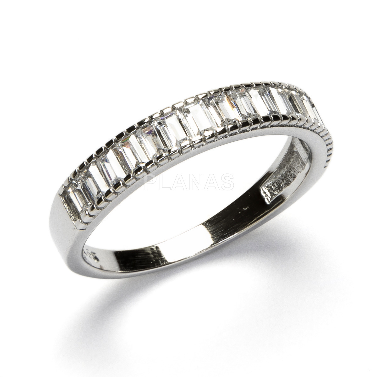 Baguette ring in rhodium plated sterling silver and white zircons.