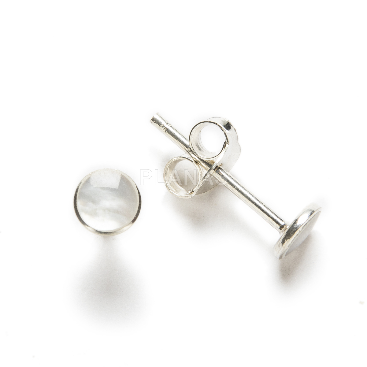 Sterling silver earrings. 4mm.