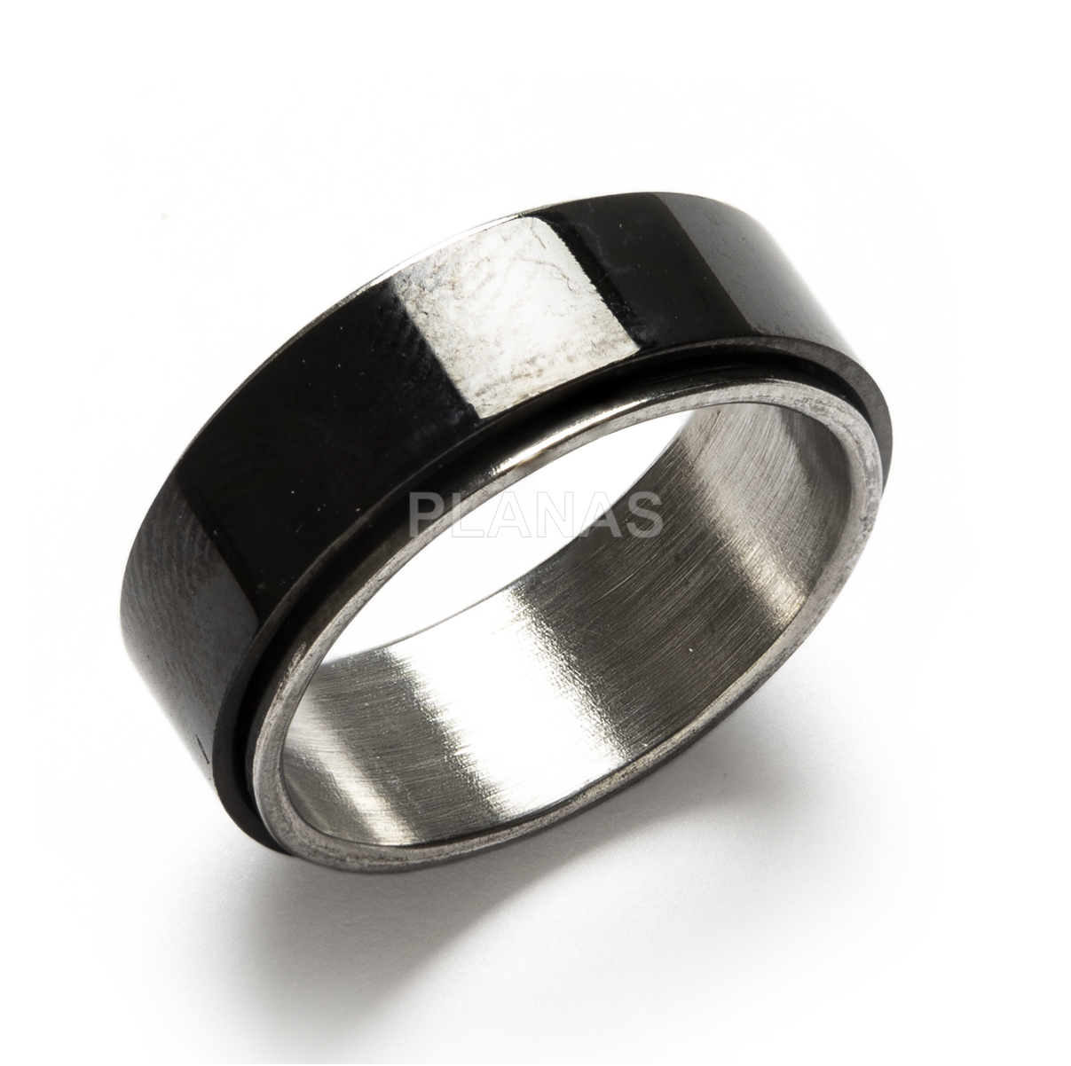 Anillo en Acero de Titanio color negro