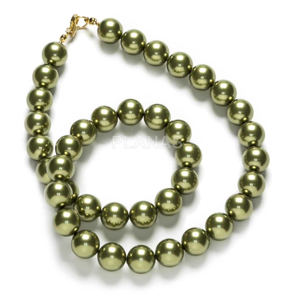 Conjunto de Collar, Pulsera y Pendientes en Plata de ley y Baño Oro Perlas de primera calidad en 12mm. Color Verde Oliva.