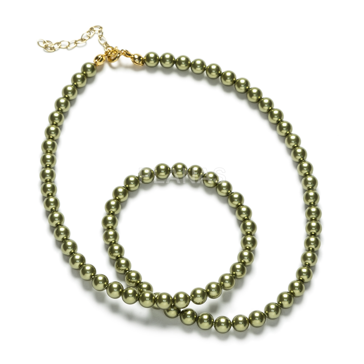 Conjunto de Collar y Pulsera en Plata de ley y Baño Oro Perlas de primera calidad en 5mm. Color Verde Oliva.