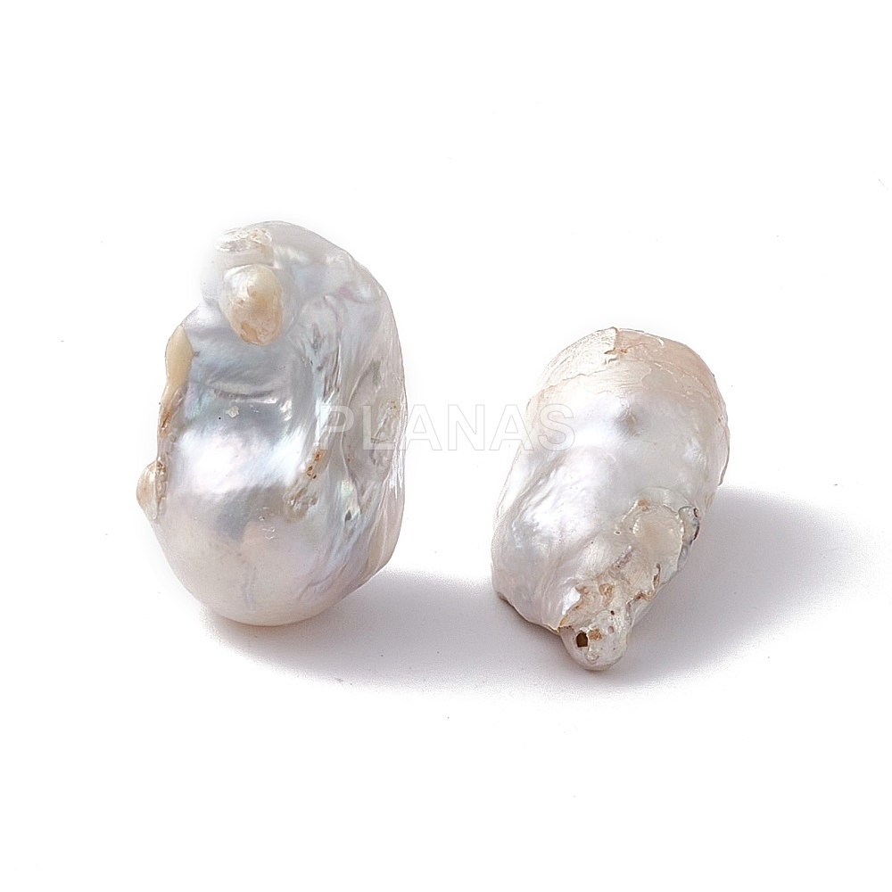 Pérola cultivada em água doce.27x17mm.