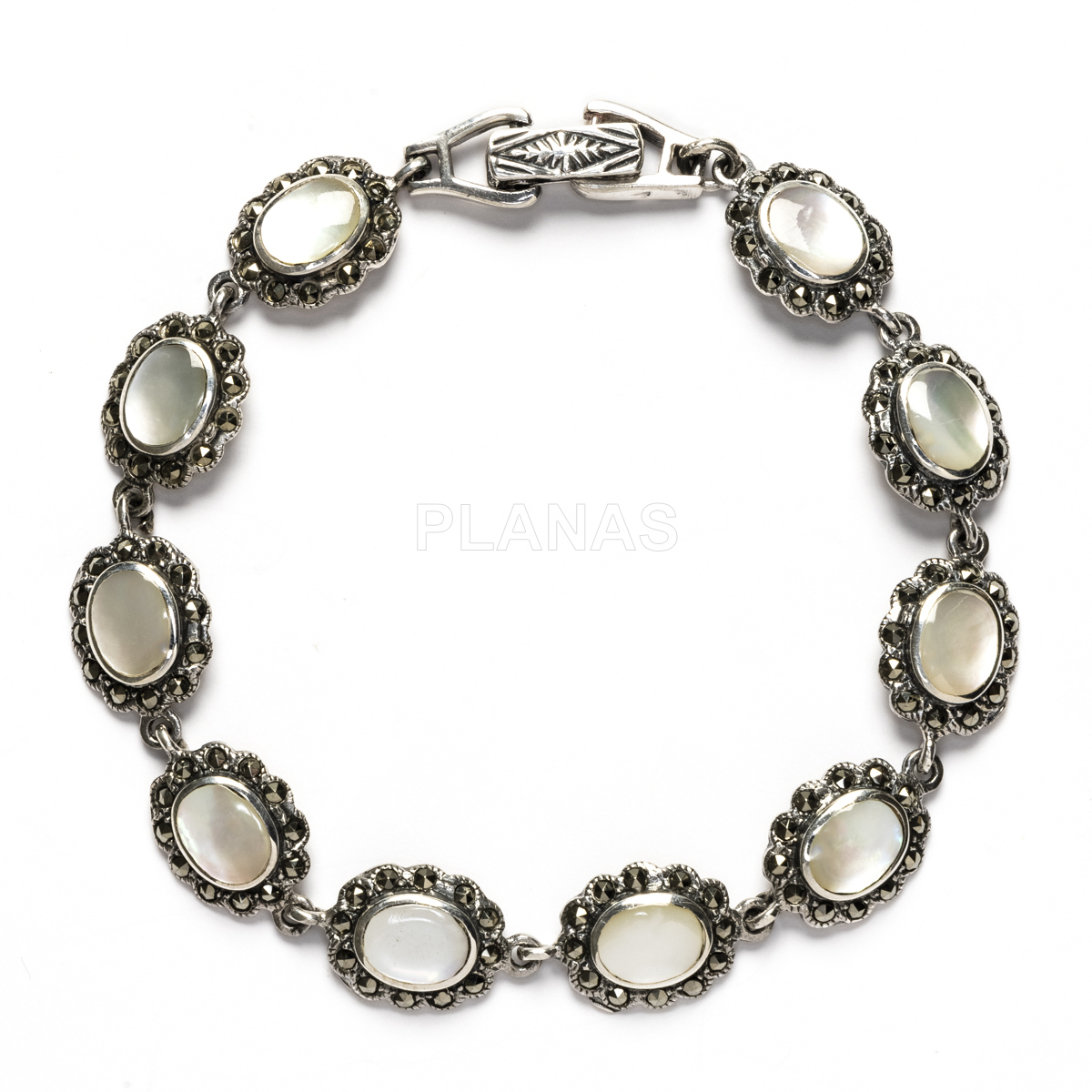 Pulseira em prata de lei e pedras marquise.