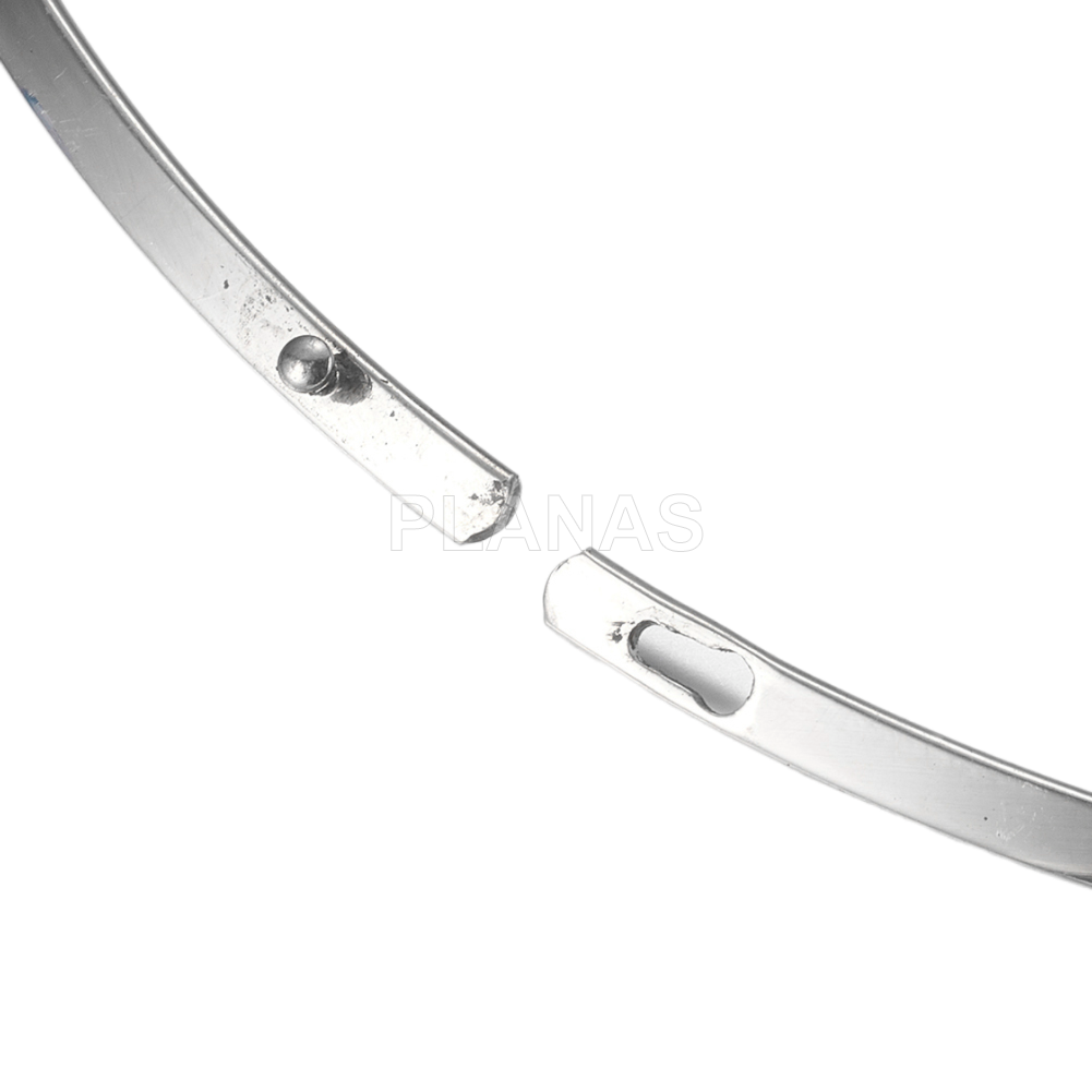 Collar rígido en Acero Inoxidable. 