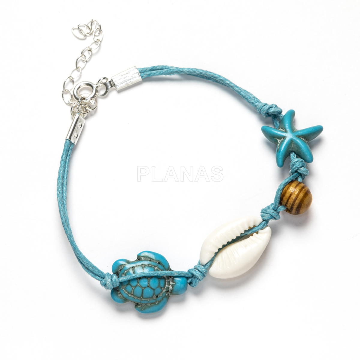 Pulsera con motivos del mar terminada en plata de ley.