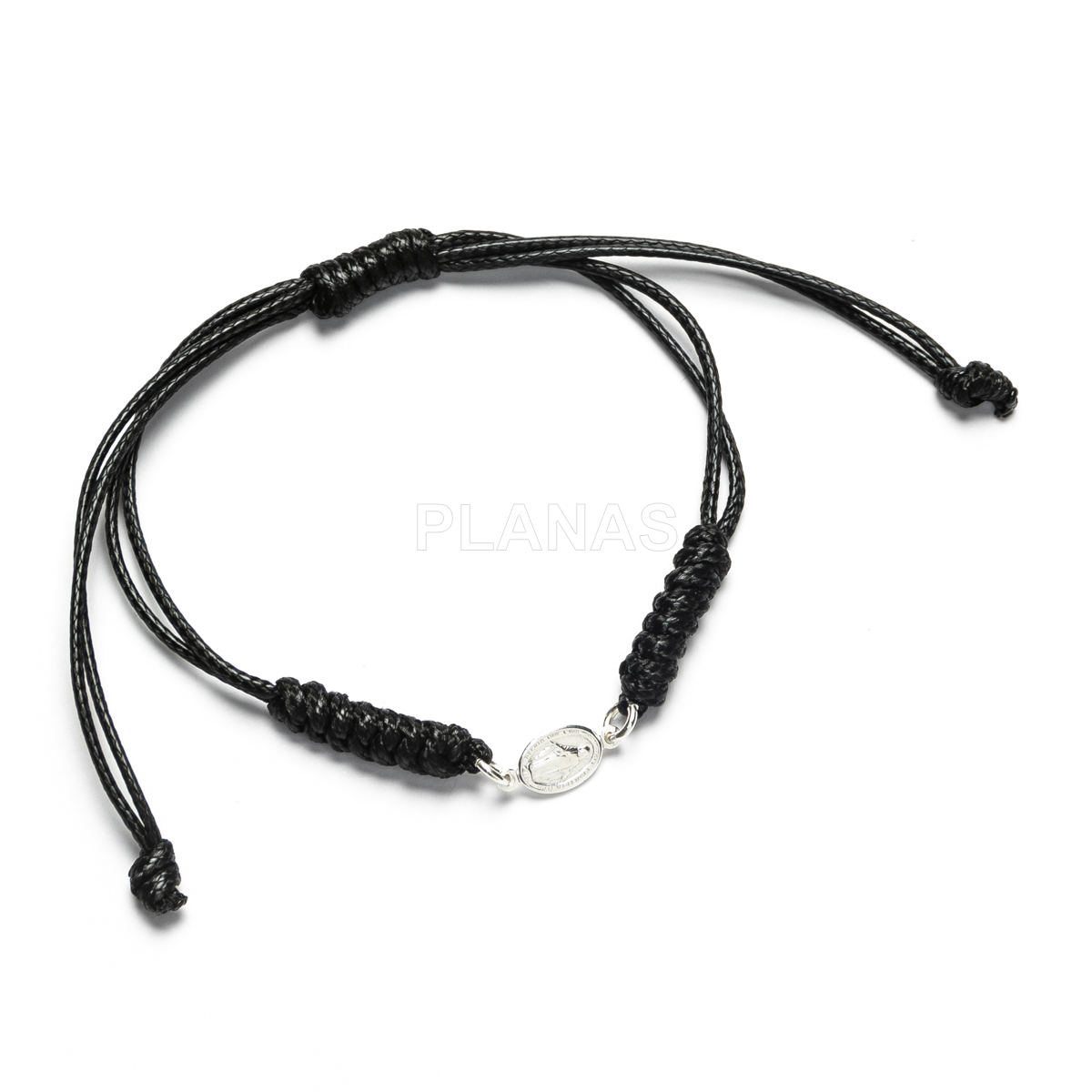 Pulseira com nó deslizante e peça em prata virgin.
