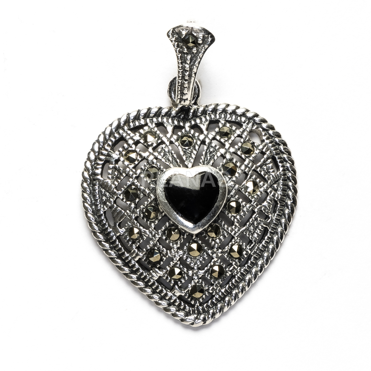 Colgante en plata de ley y Marquesitas. CORAZÓN.