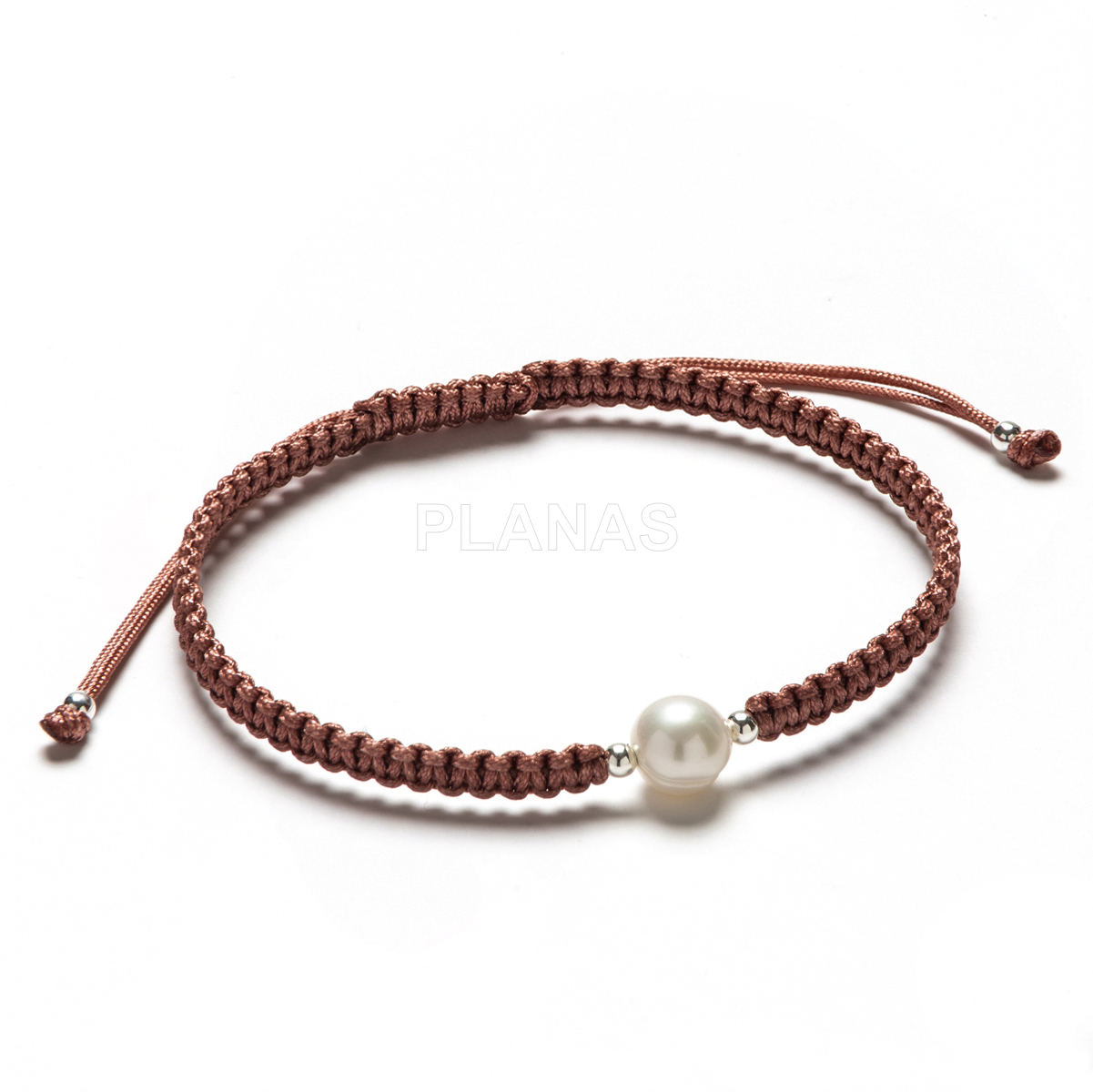 Pulseira de macramê em prata de lei e pérola cultivada. 