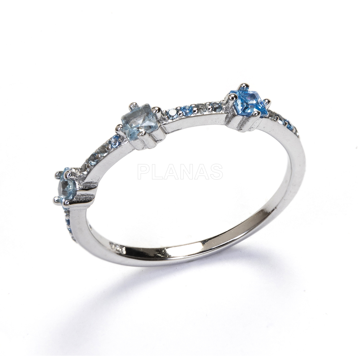 Anillo en Plata de ley Rodiada y Circonitas Azules.  
