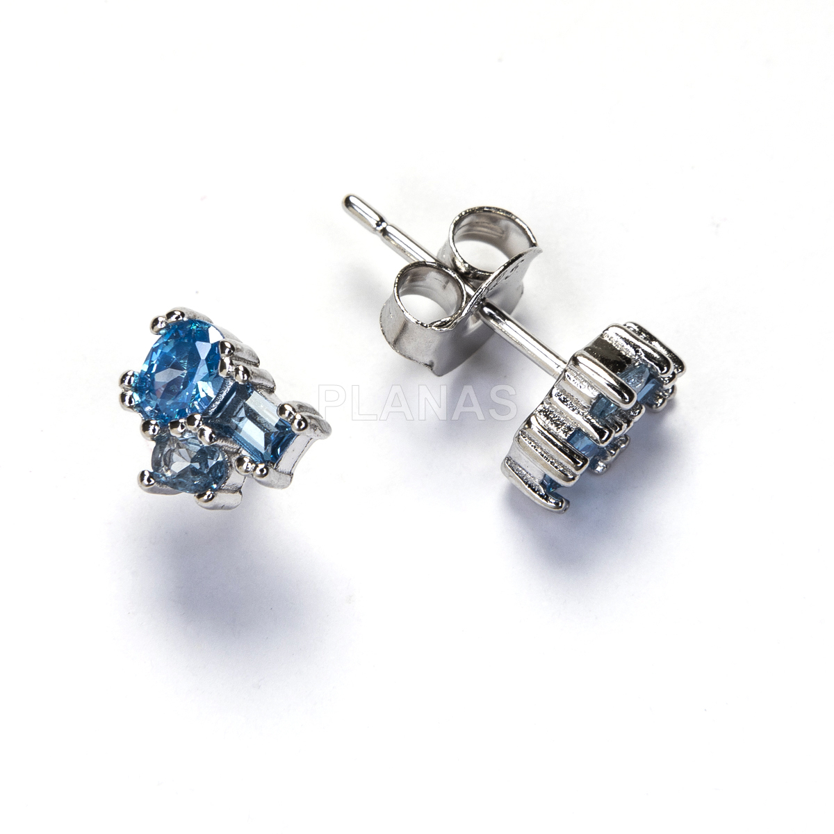 Pendientes en plata de ley rodiada y Circonitas Azules.   