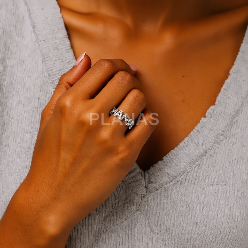 Anillo en Plata de ley Rodiada y Circonitas. MAMA.