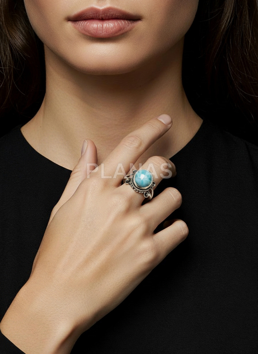 Anillo en Plata de ley y mineral. LARIMAR. 