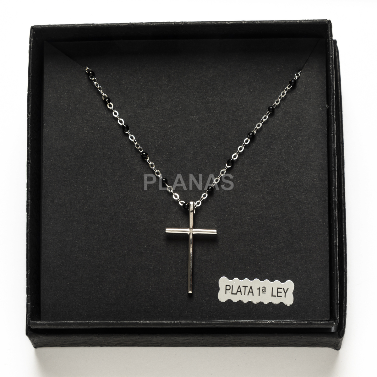 Colar em prata de lei com banho de ródio e contas esmaltadas. cruz.