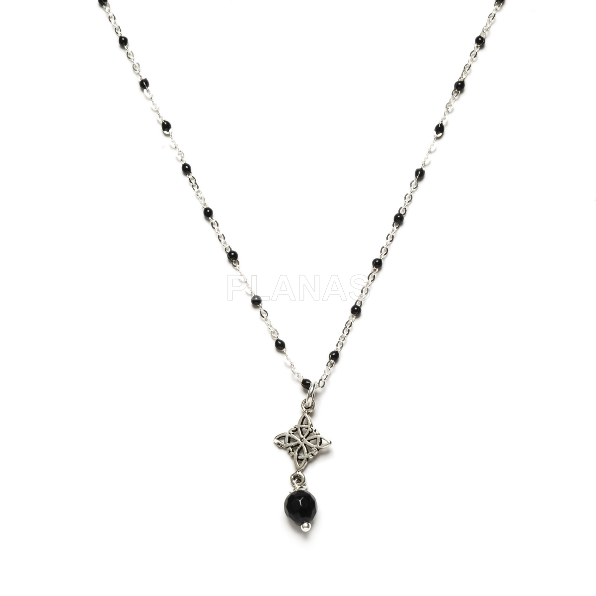 Collar en Plata de ley y bolitas esmaltadas. NUDO DE BRUJAS.    