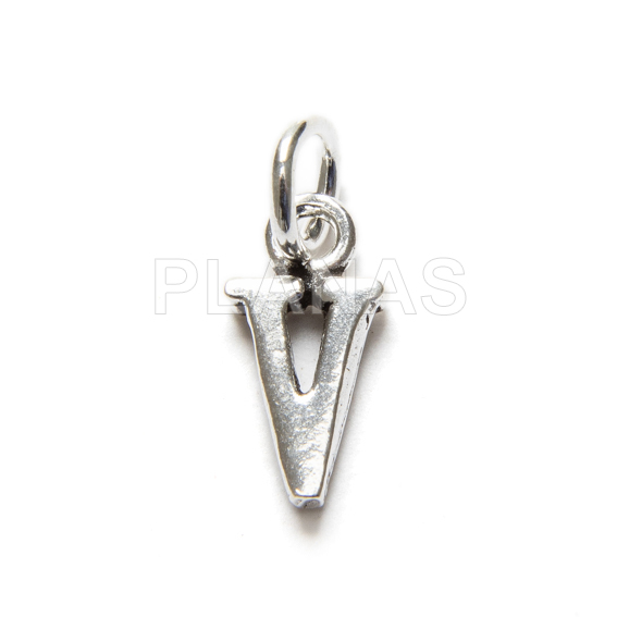 Collar en cordón de macramé rojo con inicial en Plata de ley a escoger.