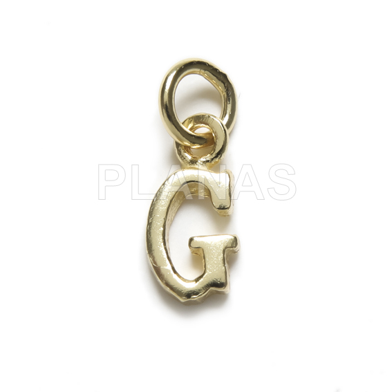 Colar de macramê preto com inicial, disponível em prata de lei e banho de ouro.