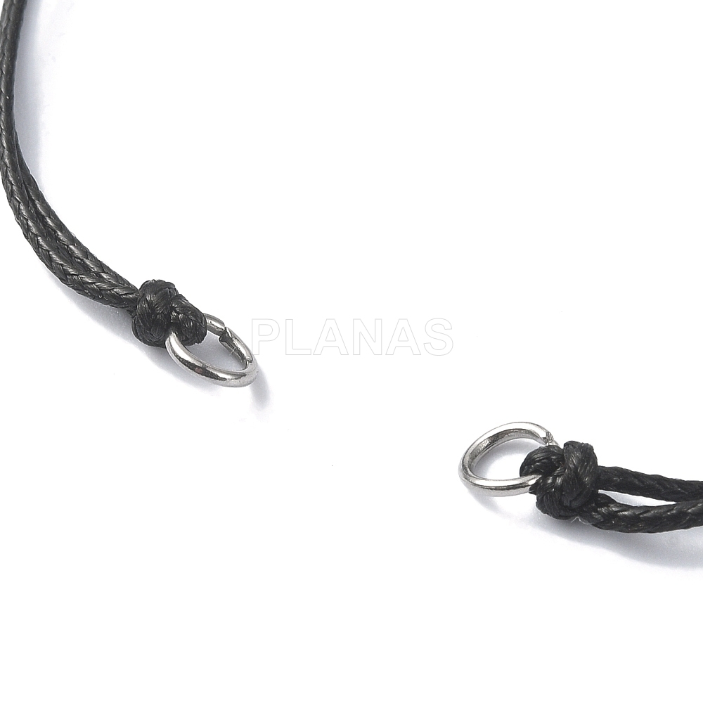 Pulseira de macramê preta para montagem.