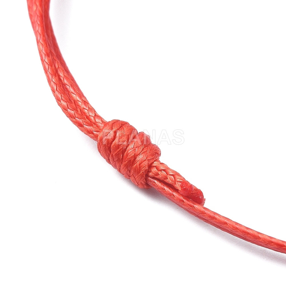 Pulseira de macramê vermelha para montagem.