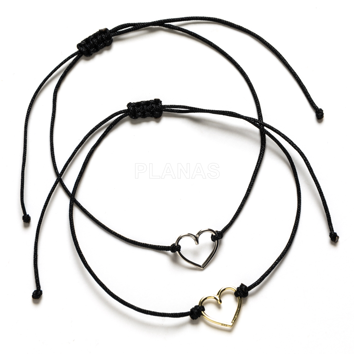 Pulsera macramé en Plata de ley . CORAZÓN.