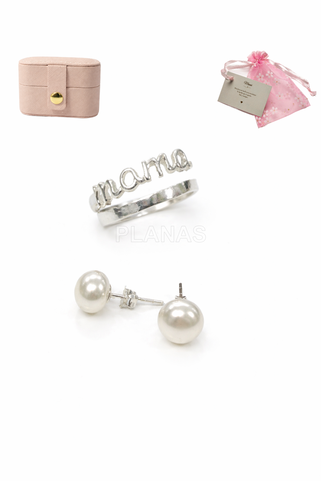 Conjunto composto por anel para o peito, brincos de pérola cultivada em prata de lei e caixa de joias.
