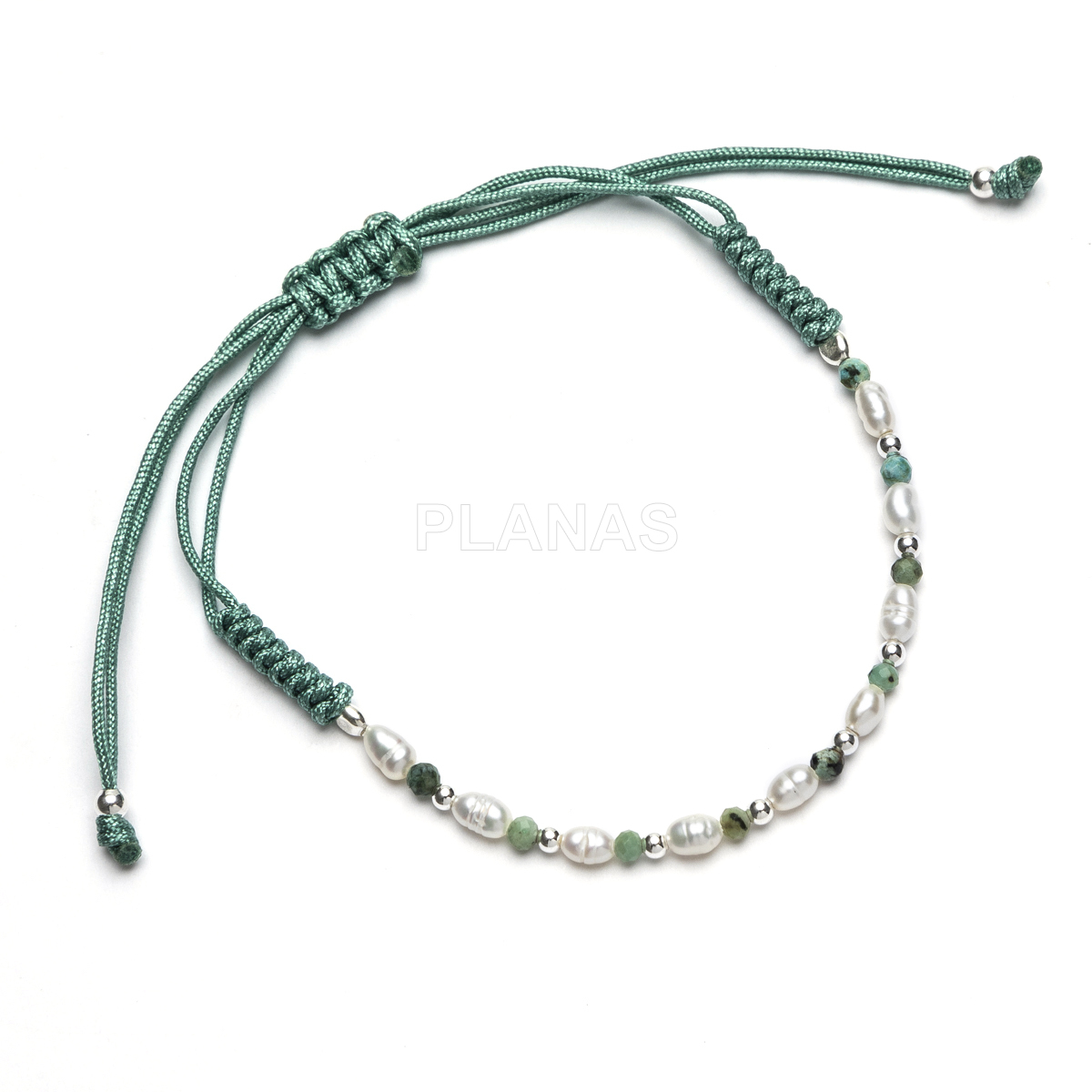 Pulseira de macramê em prata de lei e pérola cultivada. 