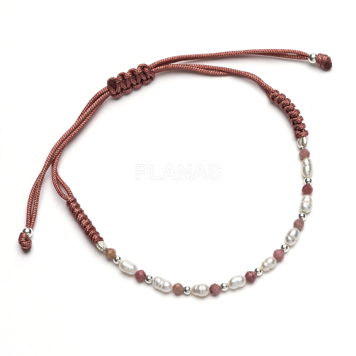 Pulseira de macramê em prata de lei e pérola cultivada. 
