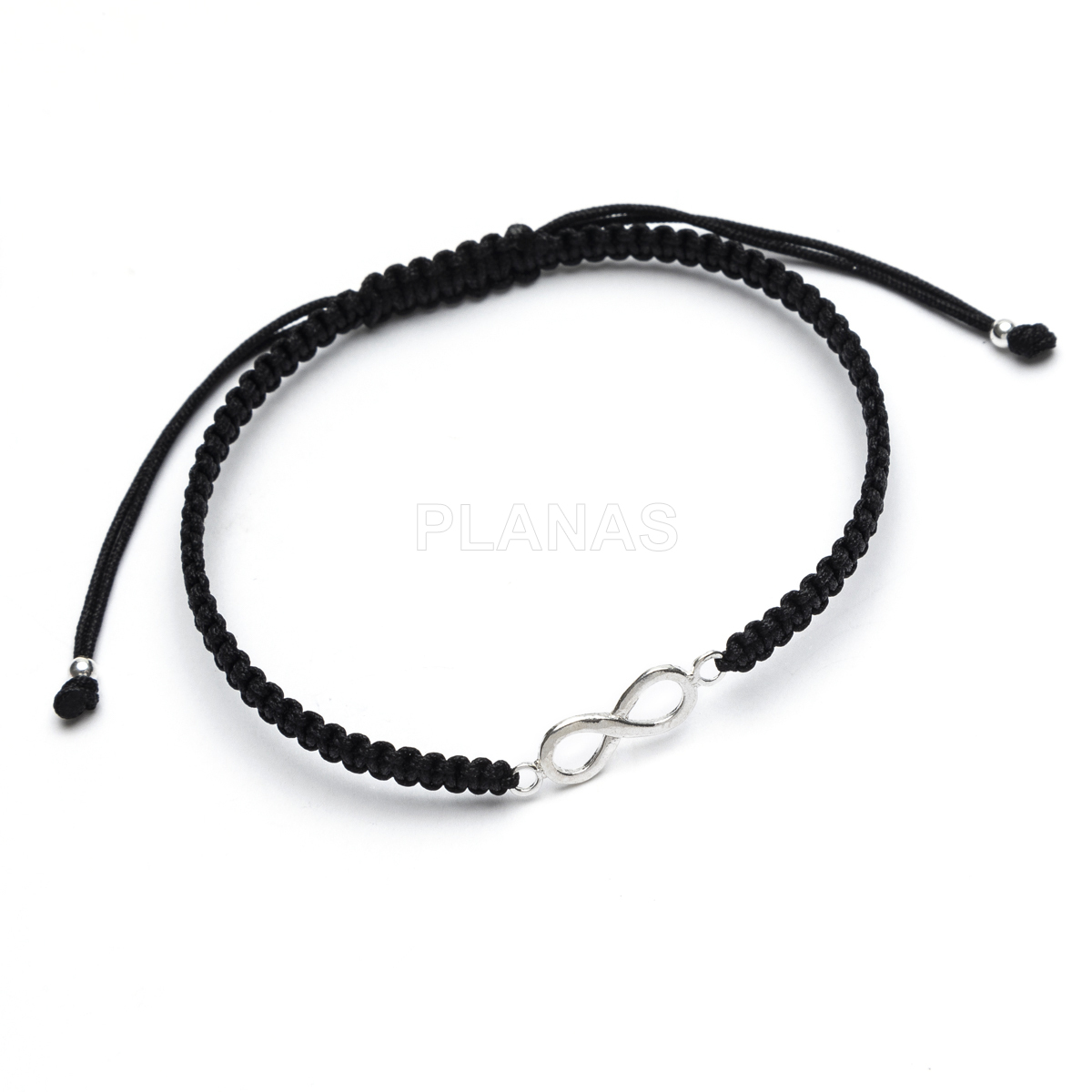 Pulseira de macramê em prata de lei. infinito.
