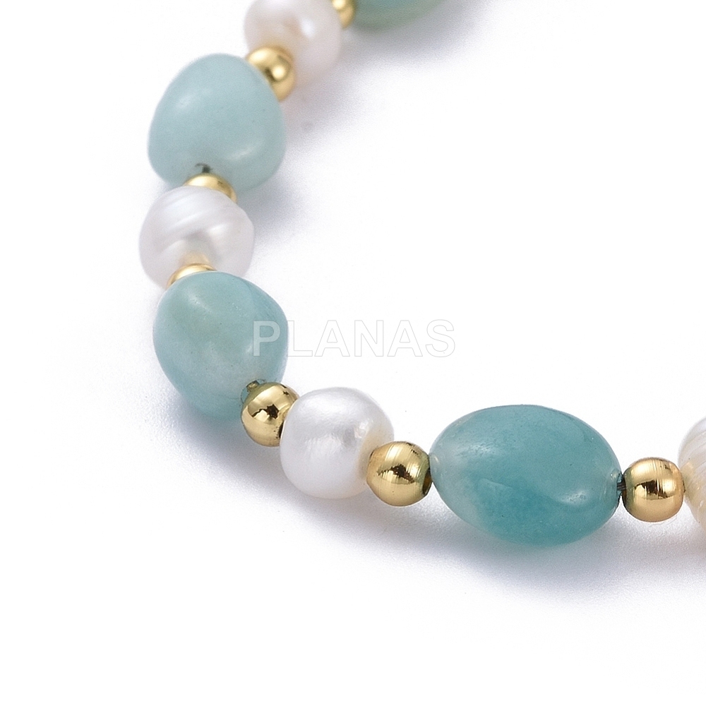 Pulsera con amazonite natural y perlas cultivadas.