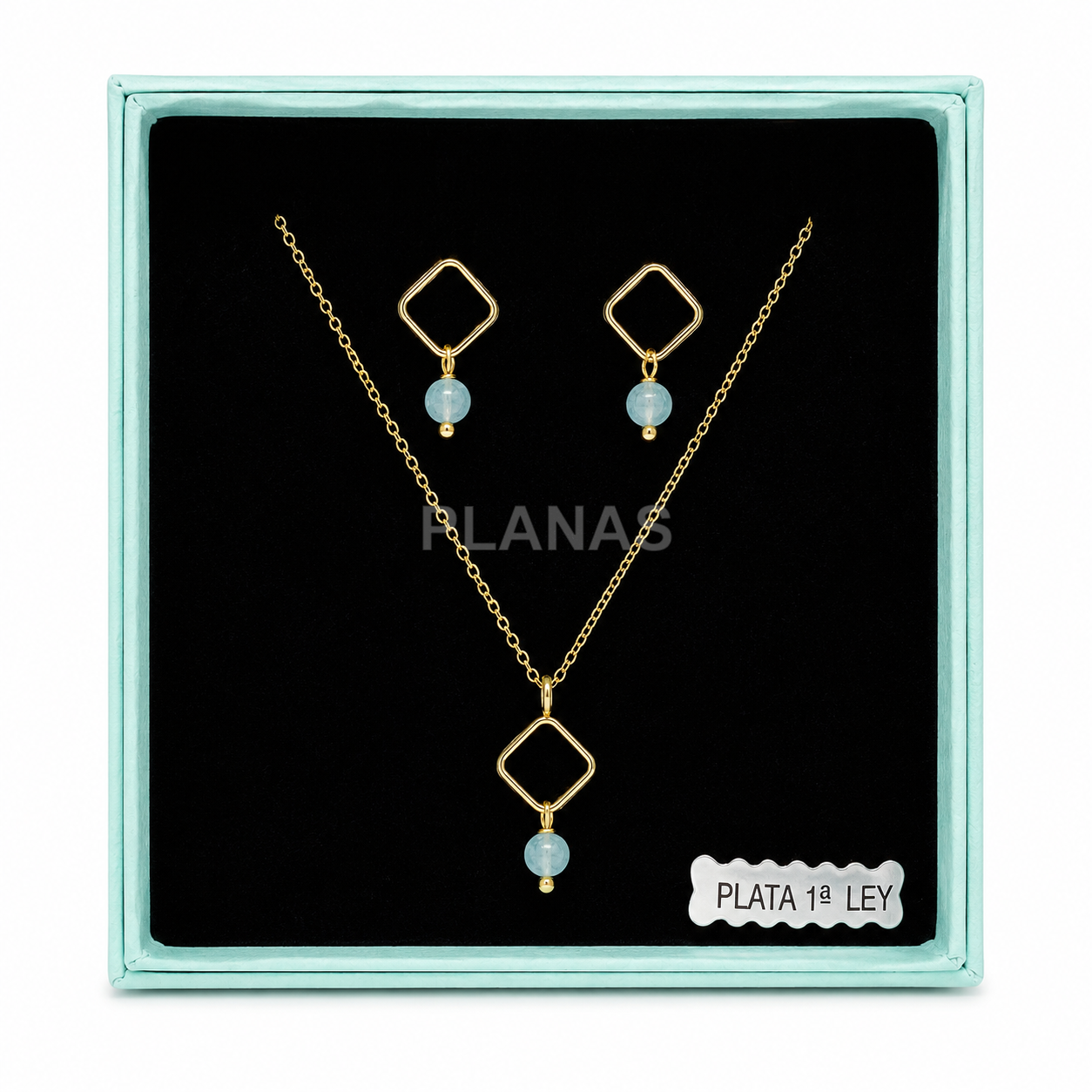 Conjunto em prata de lei com uma pedra de água-marinha de 4mm.