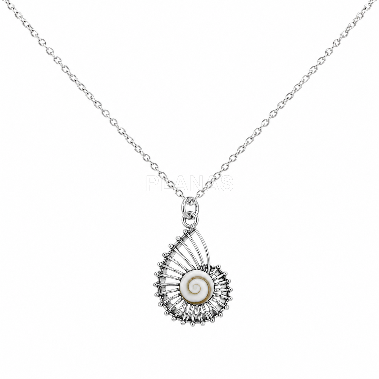 Collar en plata de ley. 