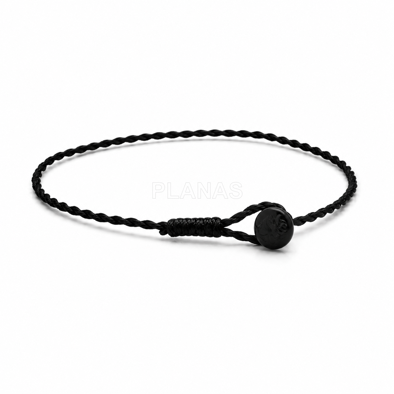 Pulseira de algodão trançado com fecho de botão.