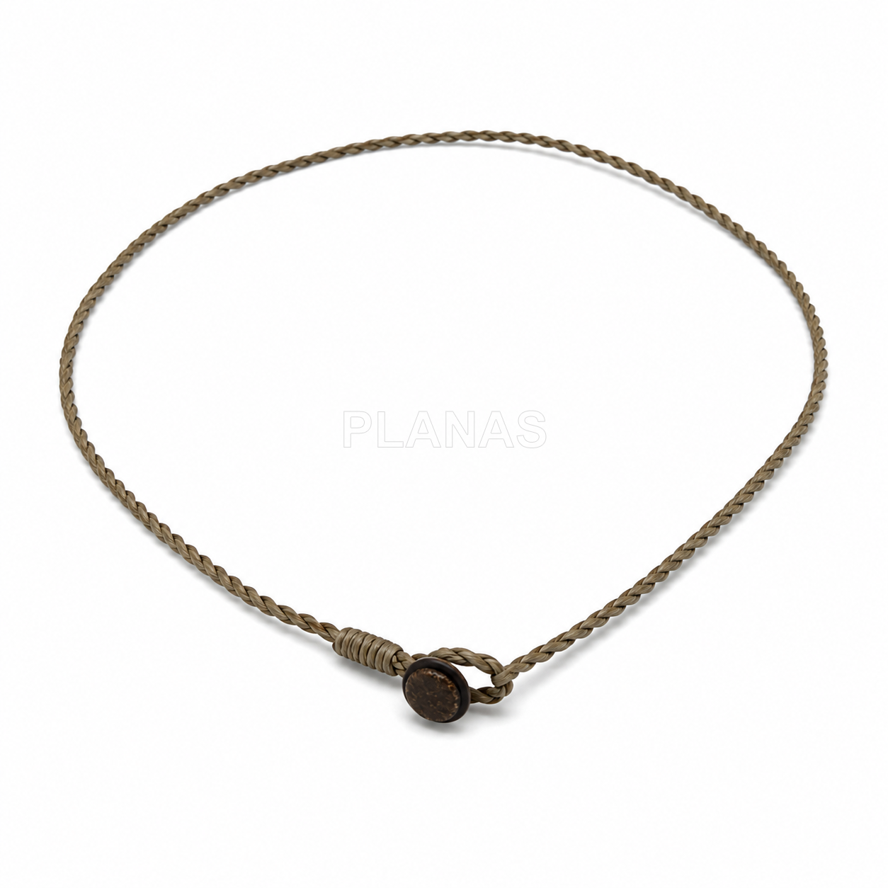 Collar trenzada algodón con cierre de botón.