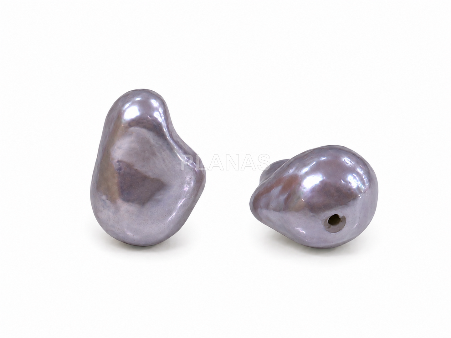 Pérola barroca sintética. 15x10mm.