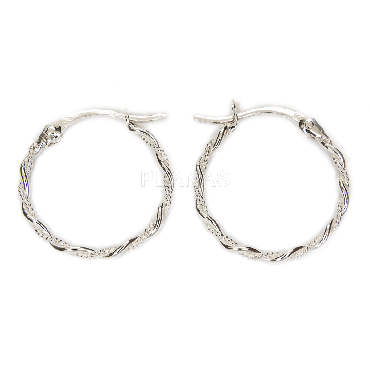 Aros trenzado en plata de ley.  