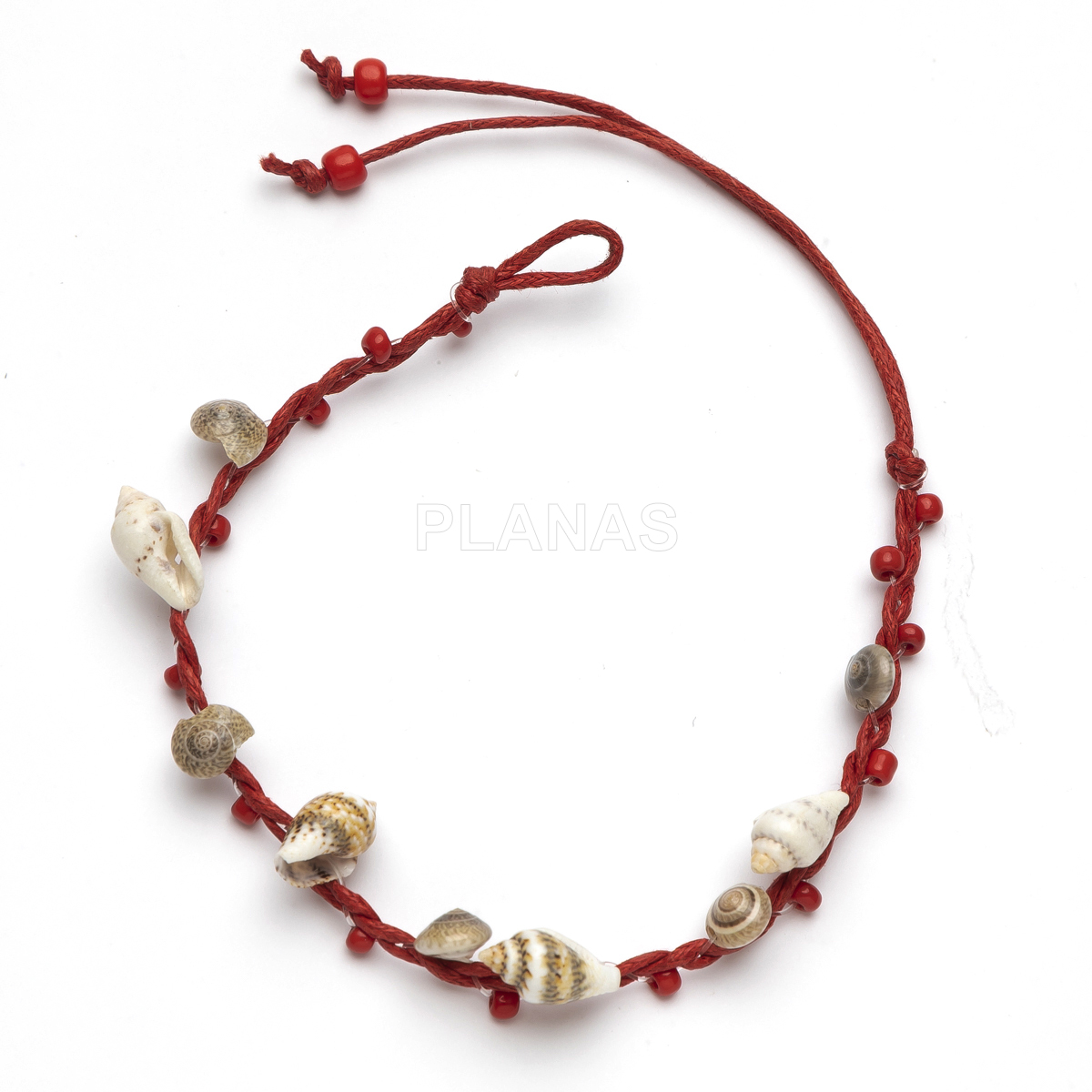 Pulseiras ou tornozeleiras com fio encerado resistente à água e conchas marinhas. 