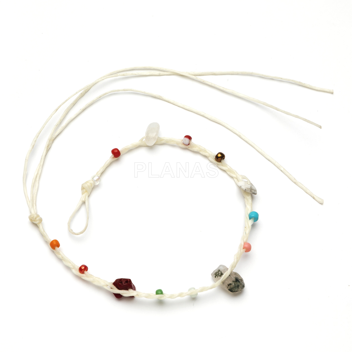 Pulseiras ou tornozeleiras com fio encerado resistente à água e lascas. 
