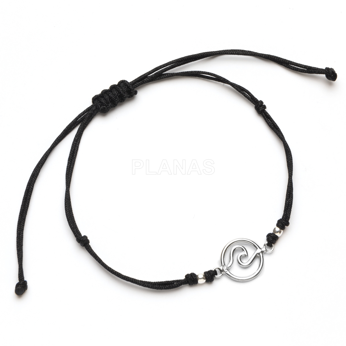 Pulseira de macramê em prata de lei.  