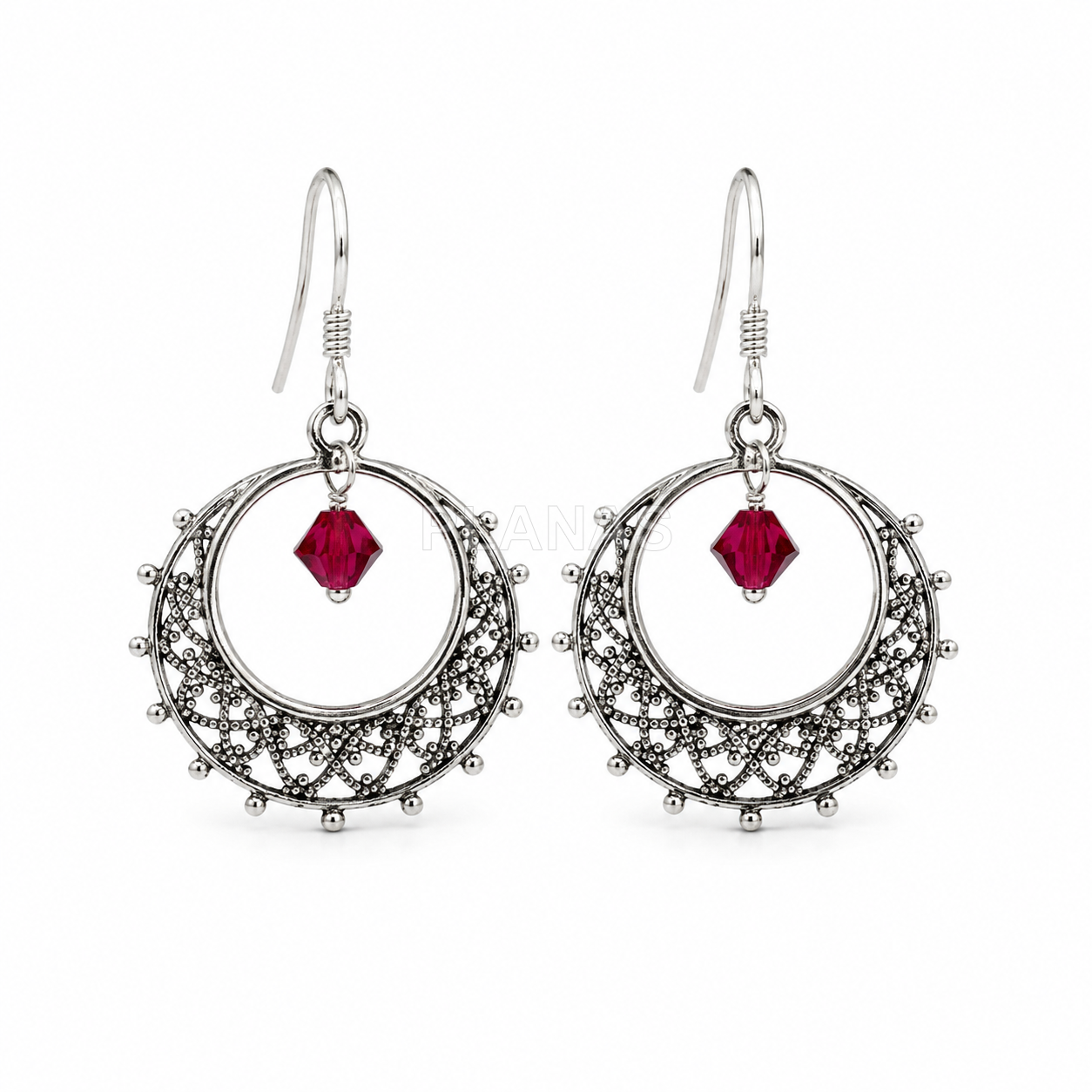 Brincos em prata de lei com componente swarovski. 