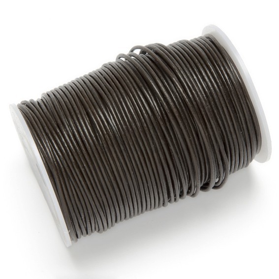 1 metro de couro indiano de 2 mm na cor marrom.