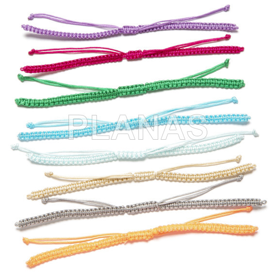 Macrame bracelets for mount